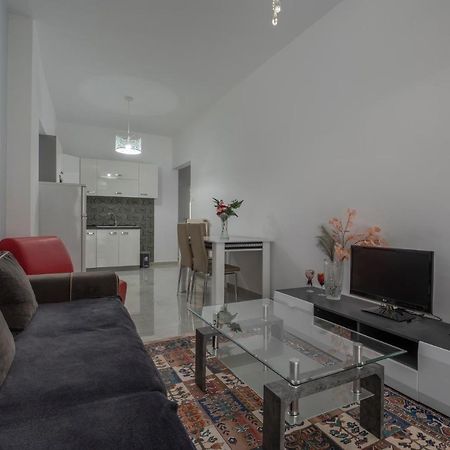 Kosmos Service Apartment City Center 3 With Additional Cost Parking Salonic Exterior foto
